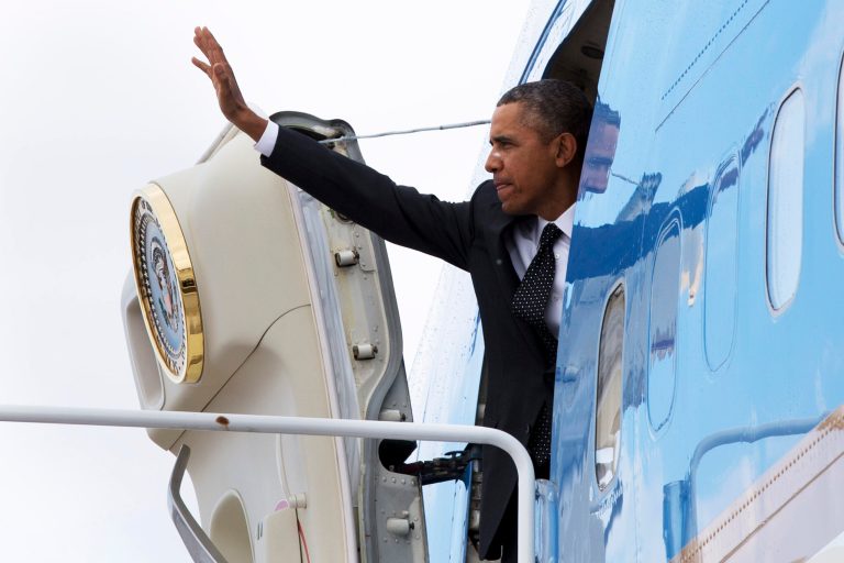 Obama seeks $300 billion for roads, railways
