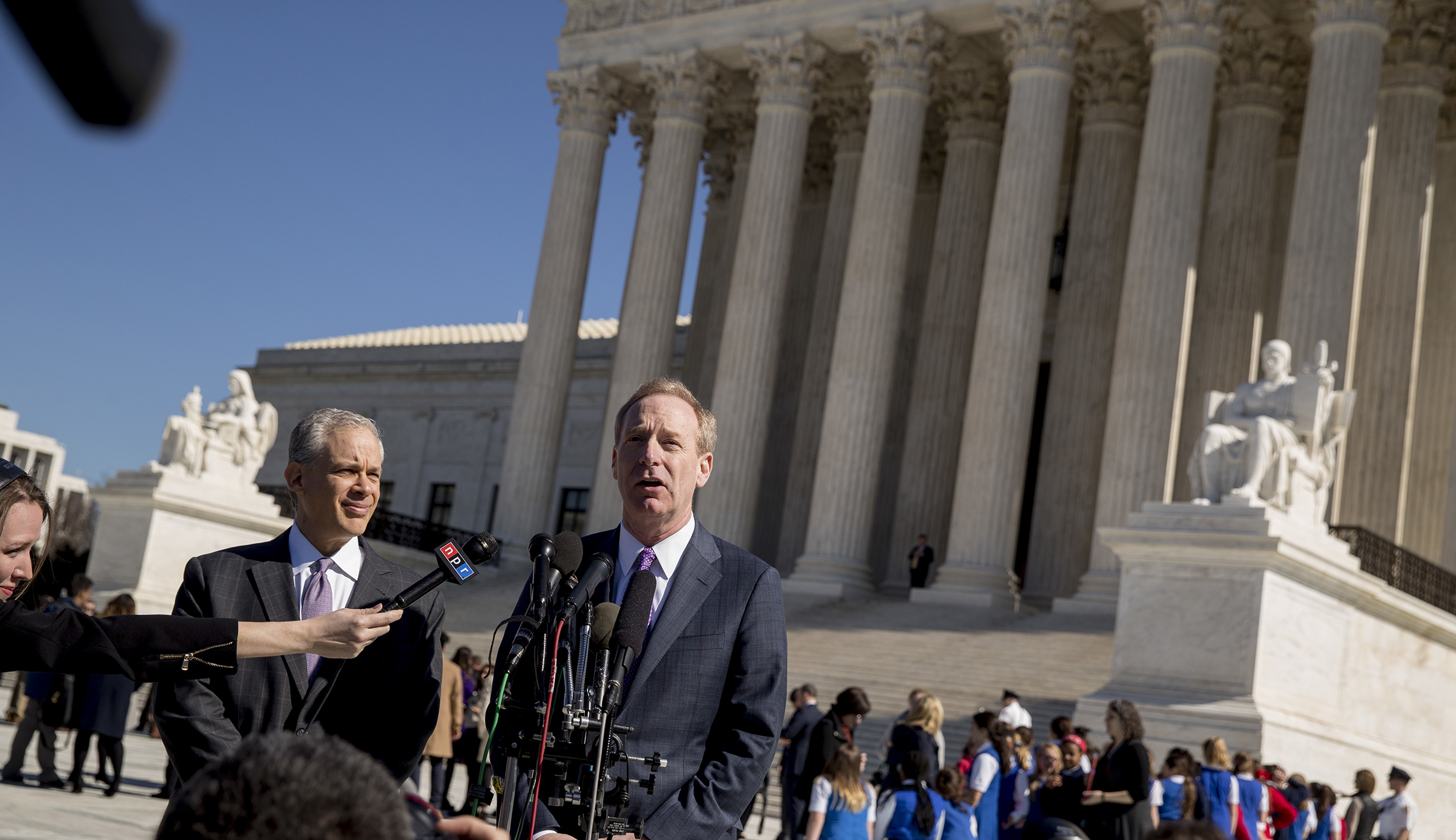 Justices wade into fight over email data stored overseas