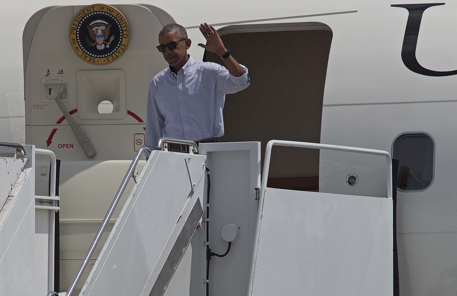 Obama met by angry climate protests in Louisiana