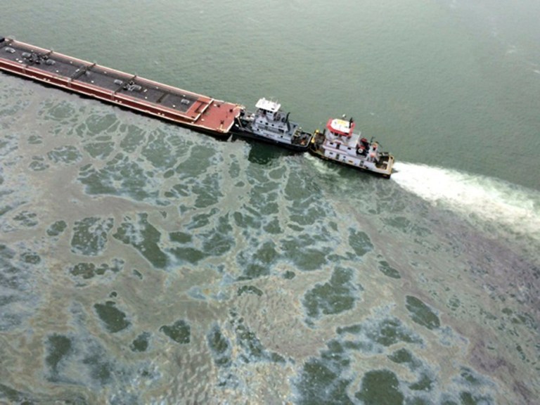 Court filing says ship in Texas spill was speeding