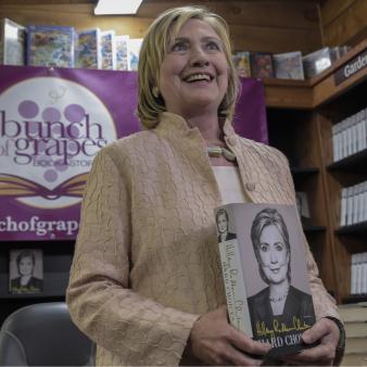 Hillary’s Entry in Irish Hall of Fame Comes Despite False Claims of Bringing ‘Peace’ to N.Ireland