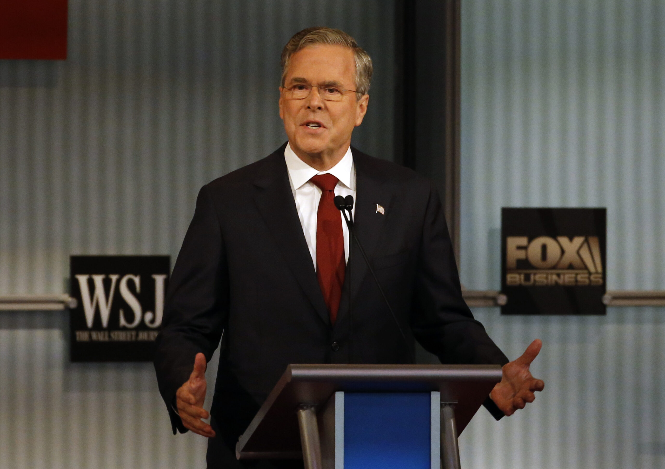 Bush lays out warning about Clinton or Sanders presidency