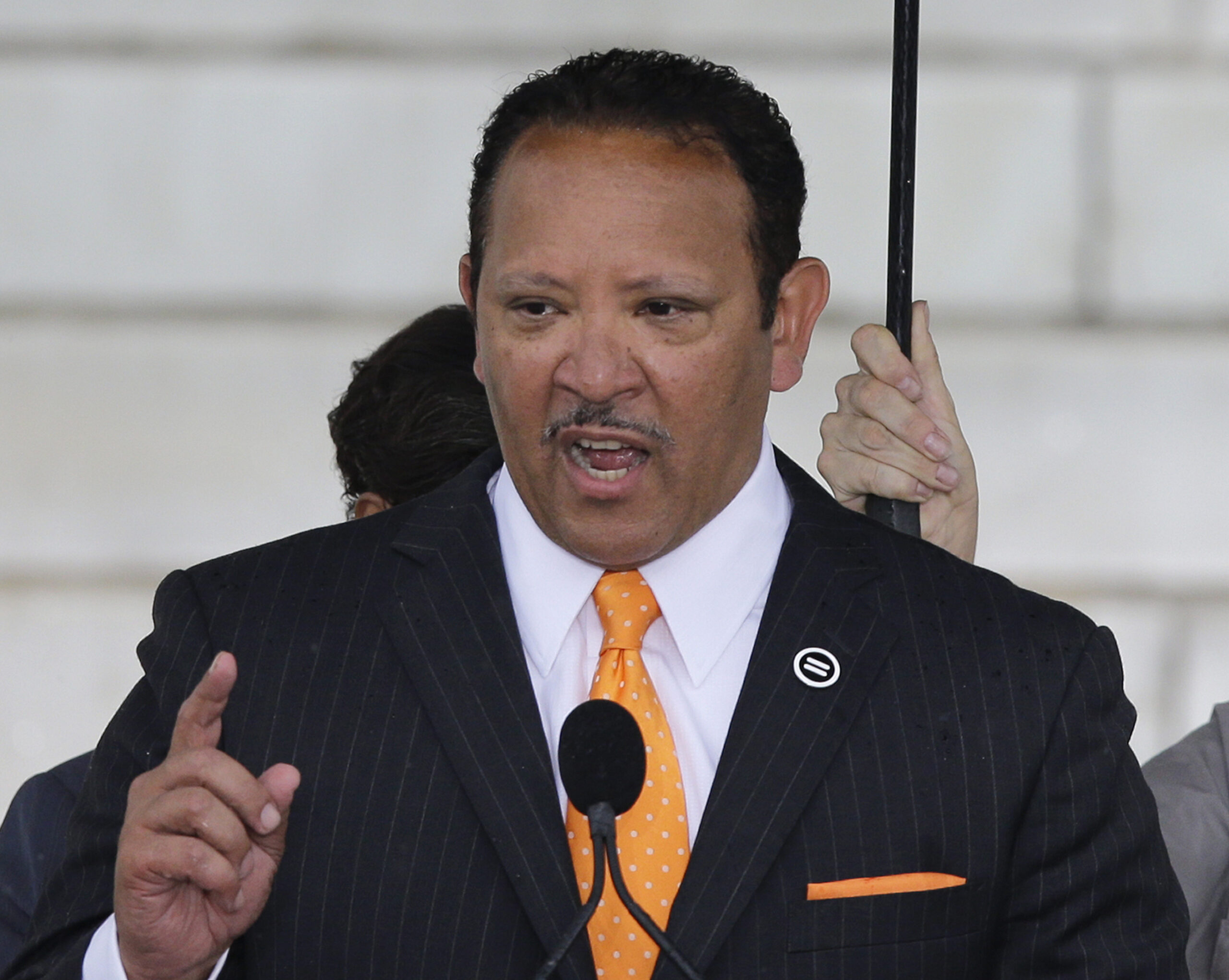 Report says blacks, Latinos losing economic ground