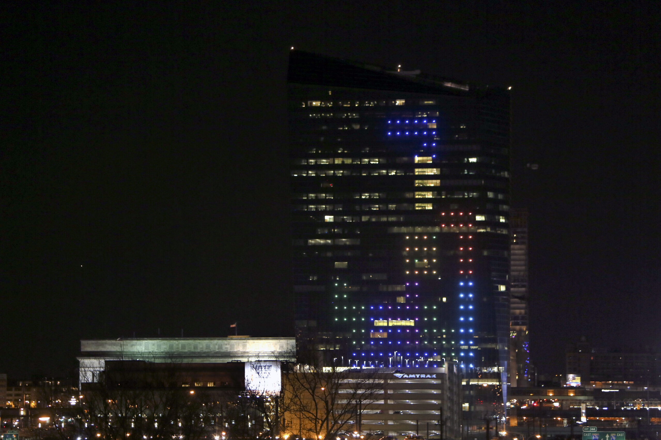 Tetris in the sky: Gamers play on Philly building