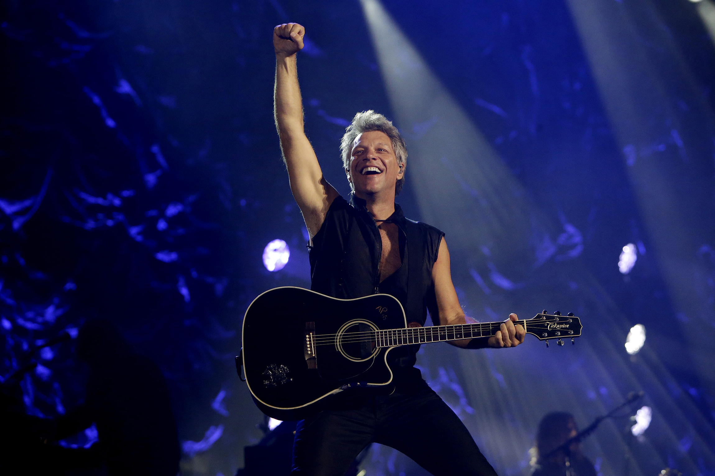 Bon Jovi to open for Clinton in New Jersey