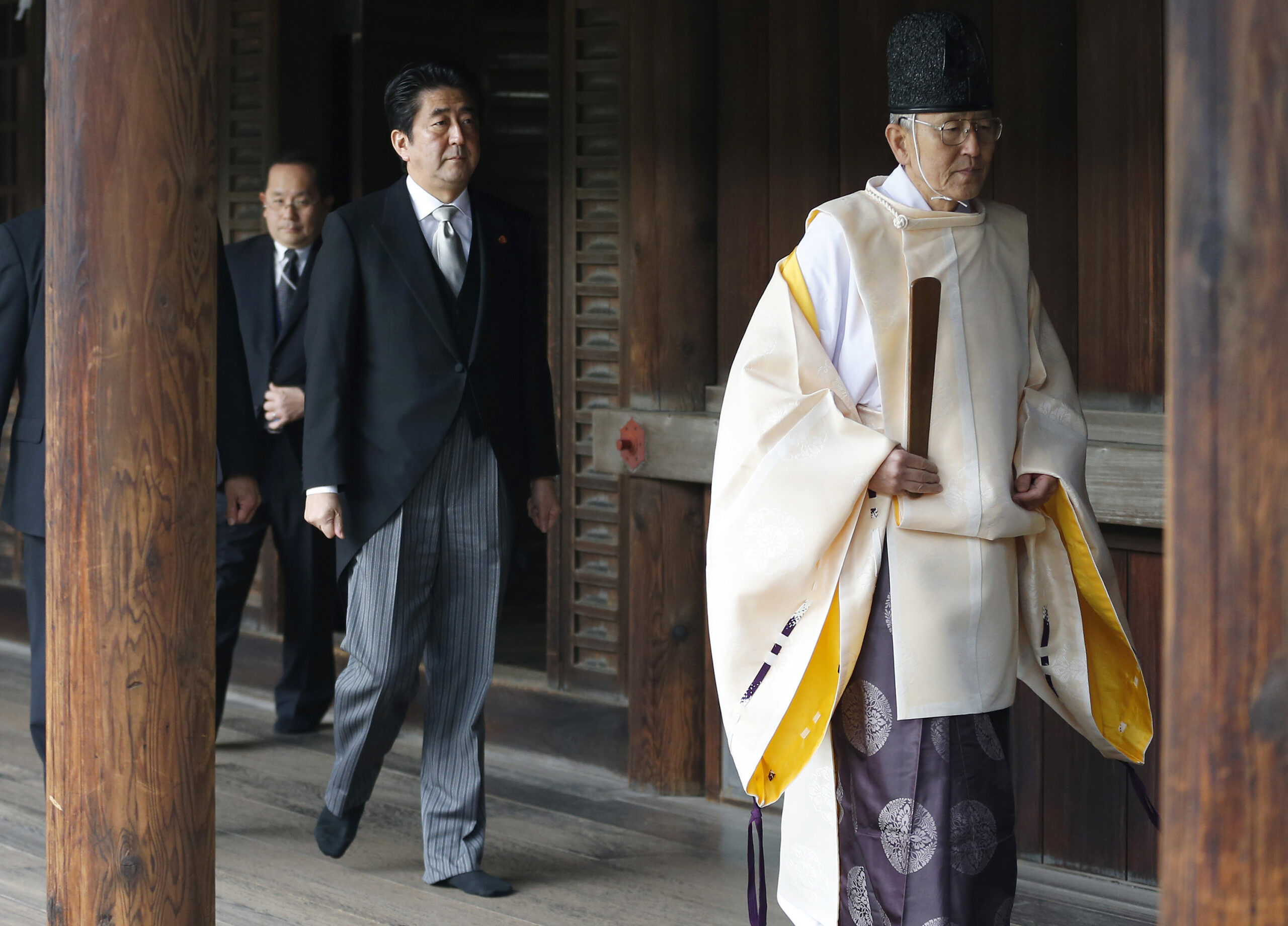 China-Japan disputes spill onto opinion pages