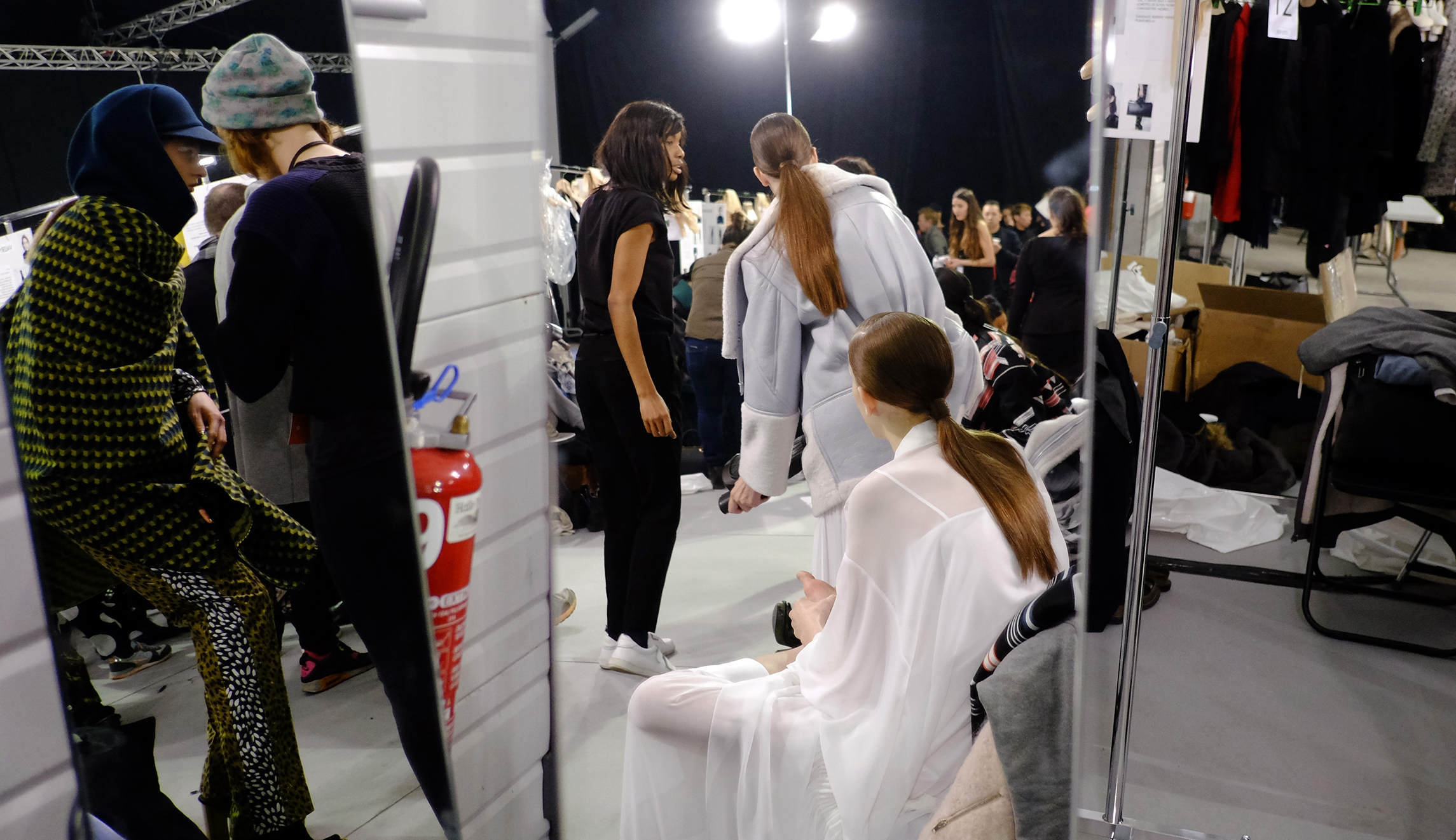 High-end fashion designers ban female models size 0 and 2 from runway shows