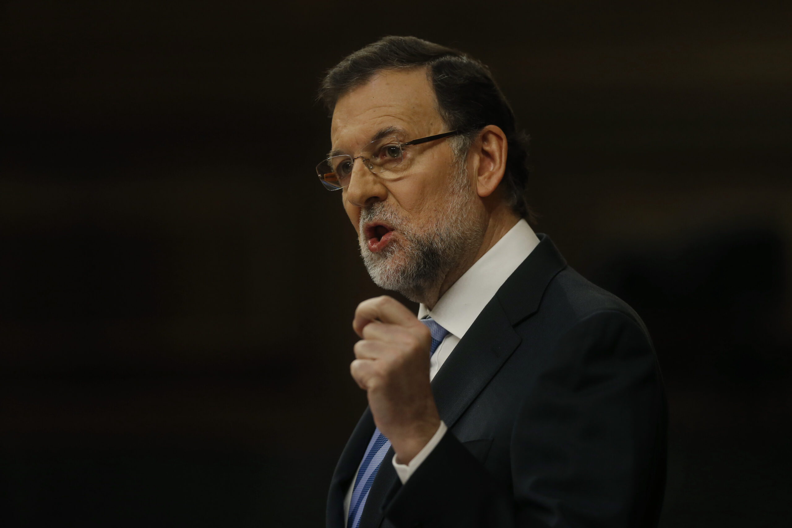 Spain’s Rajoy offers job plans as growth improves