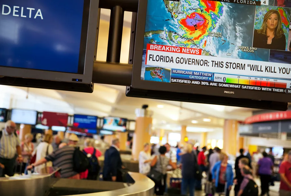 Clinton campaign manager calls for Fla. voting accommodations due to hurricane