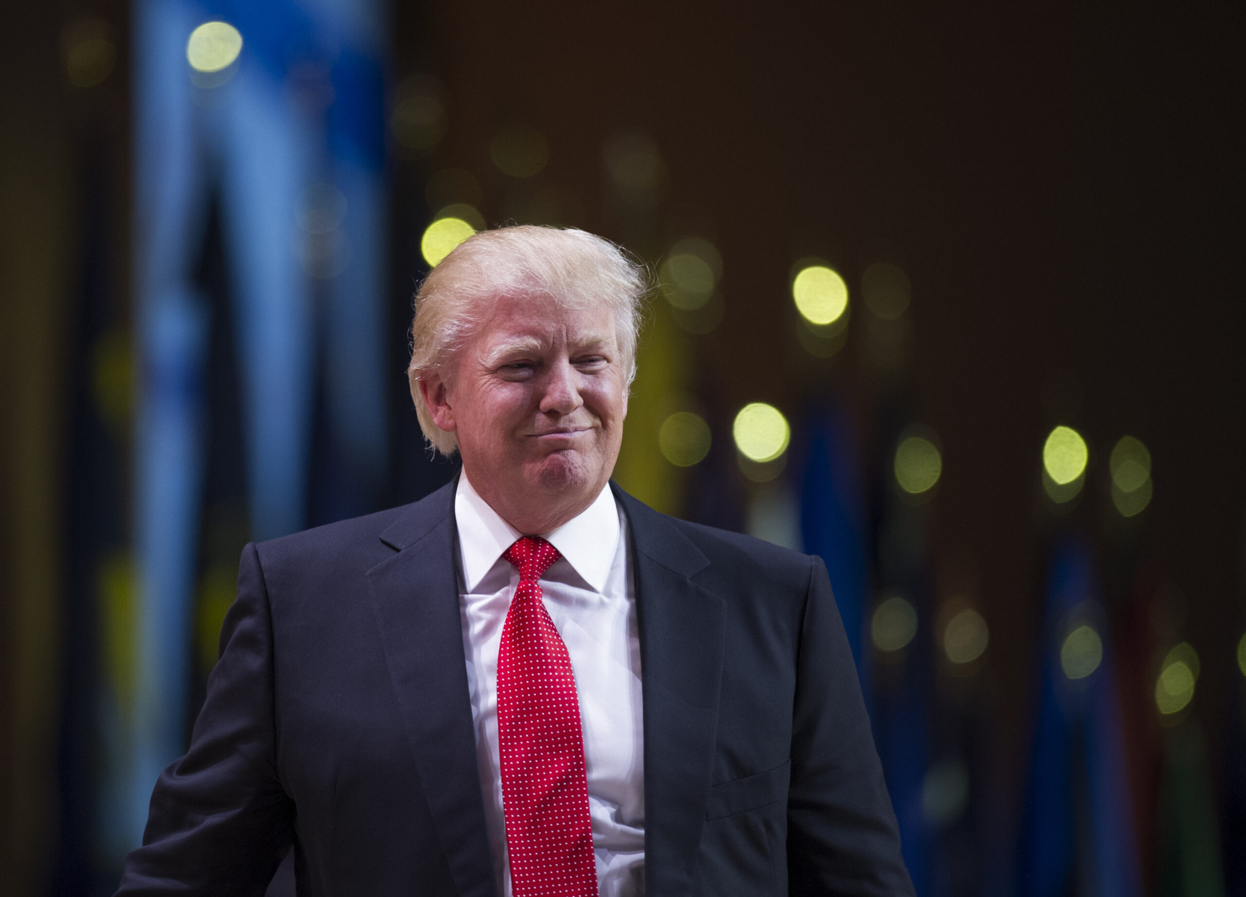 Donald Trump looks to be an active donor in 2014 midterms