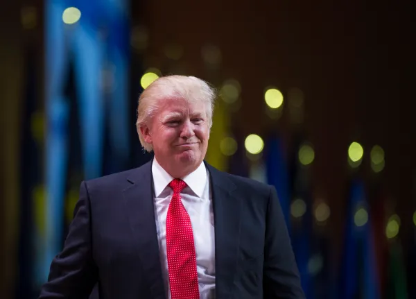 Donald Trump looks to be an active donor in 2014 midterms