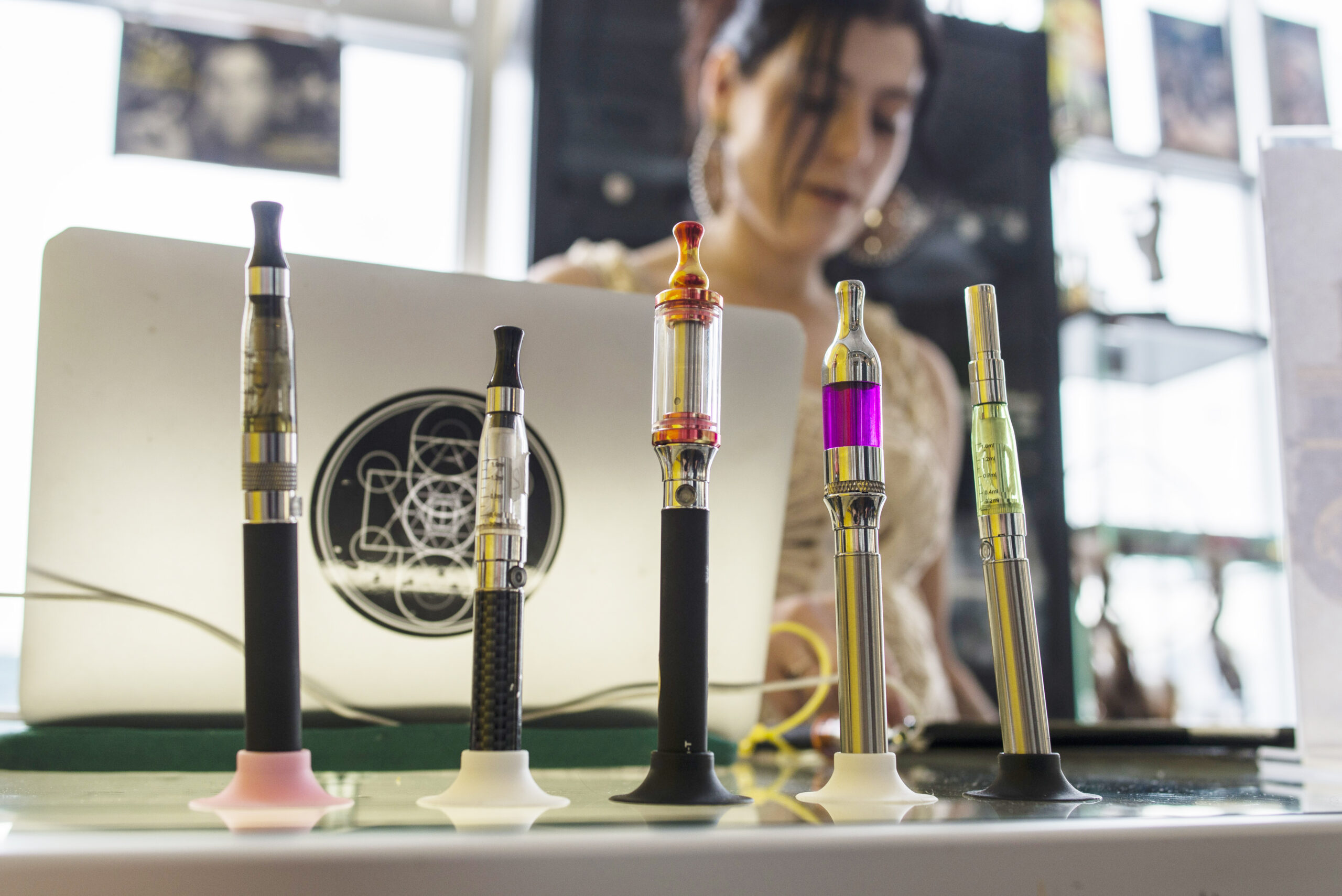 E-cigarettes get help from Trump, but need more from Congress