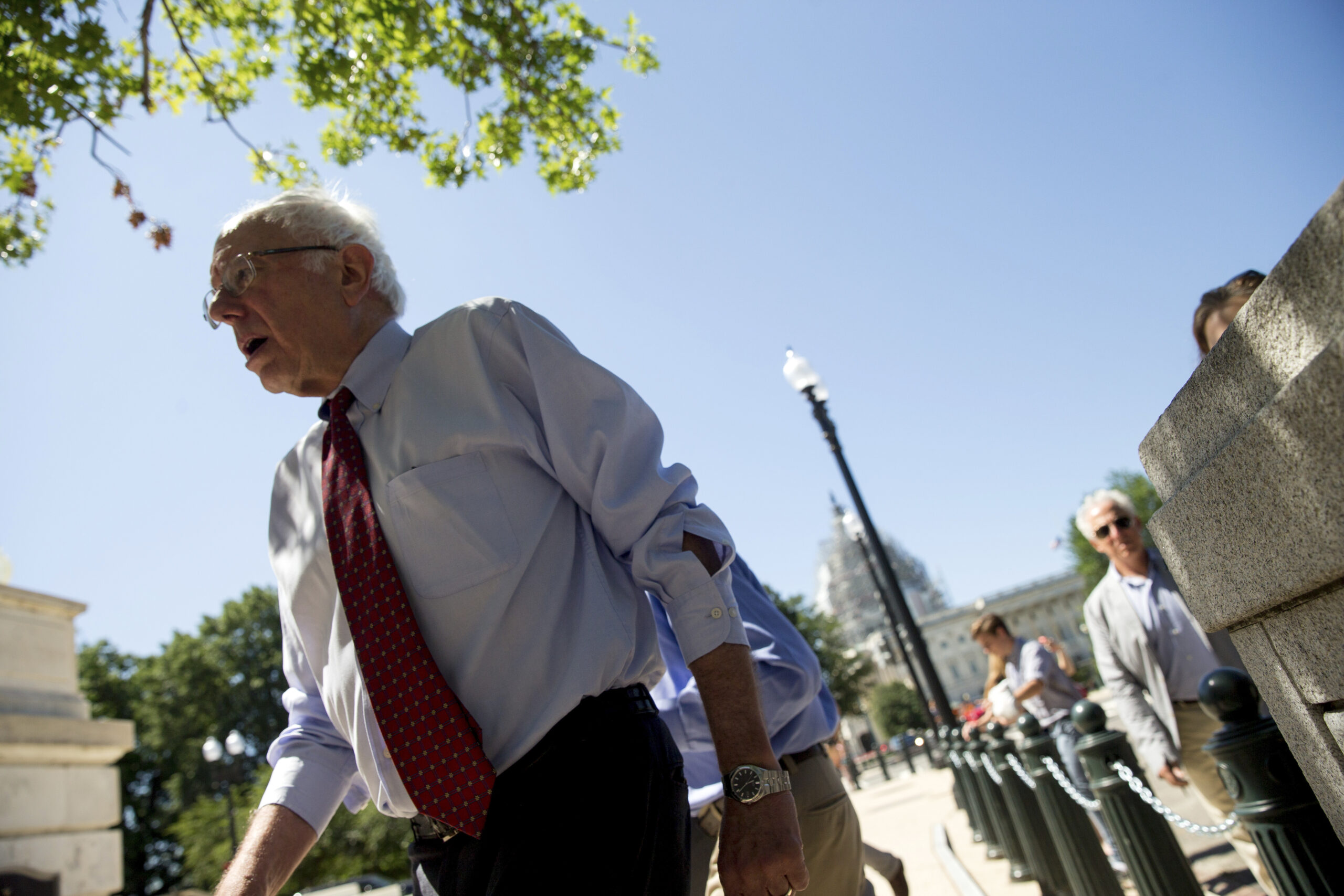 Sanders pitches $15 minimum wage