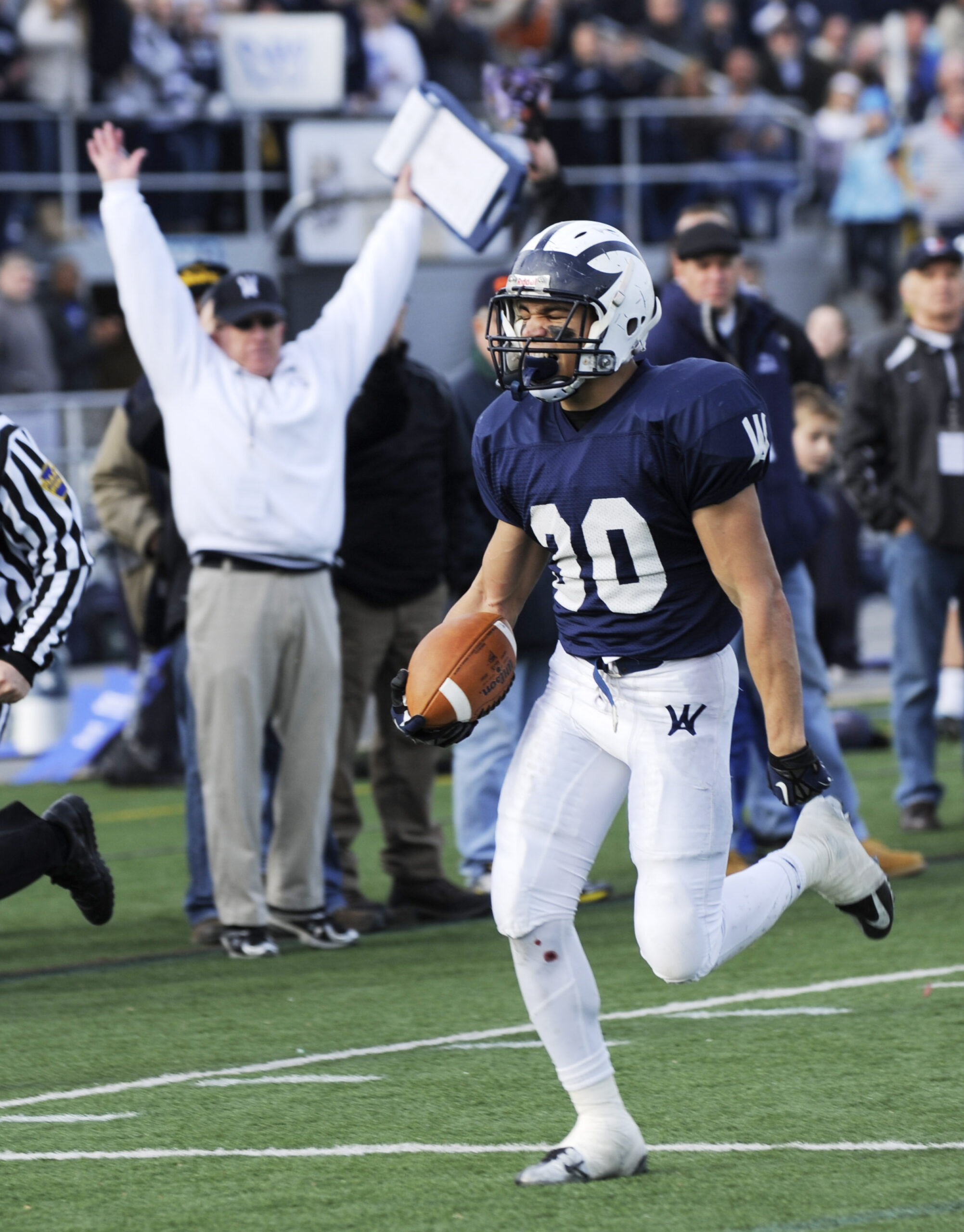 Wyomissing beats Aliquippa 17-14 in Class AA