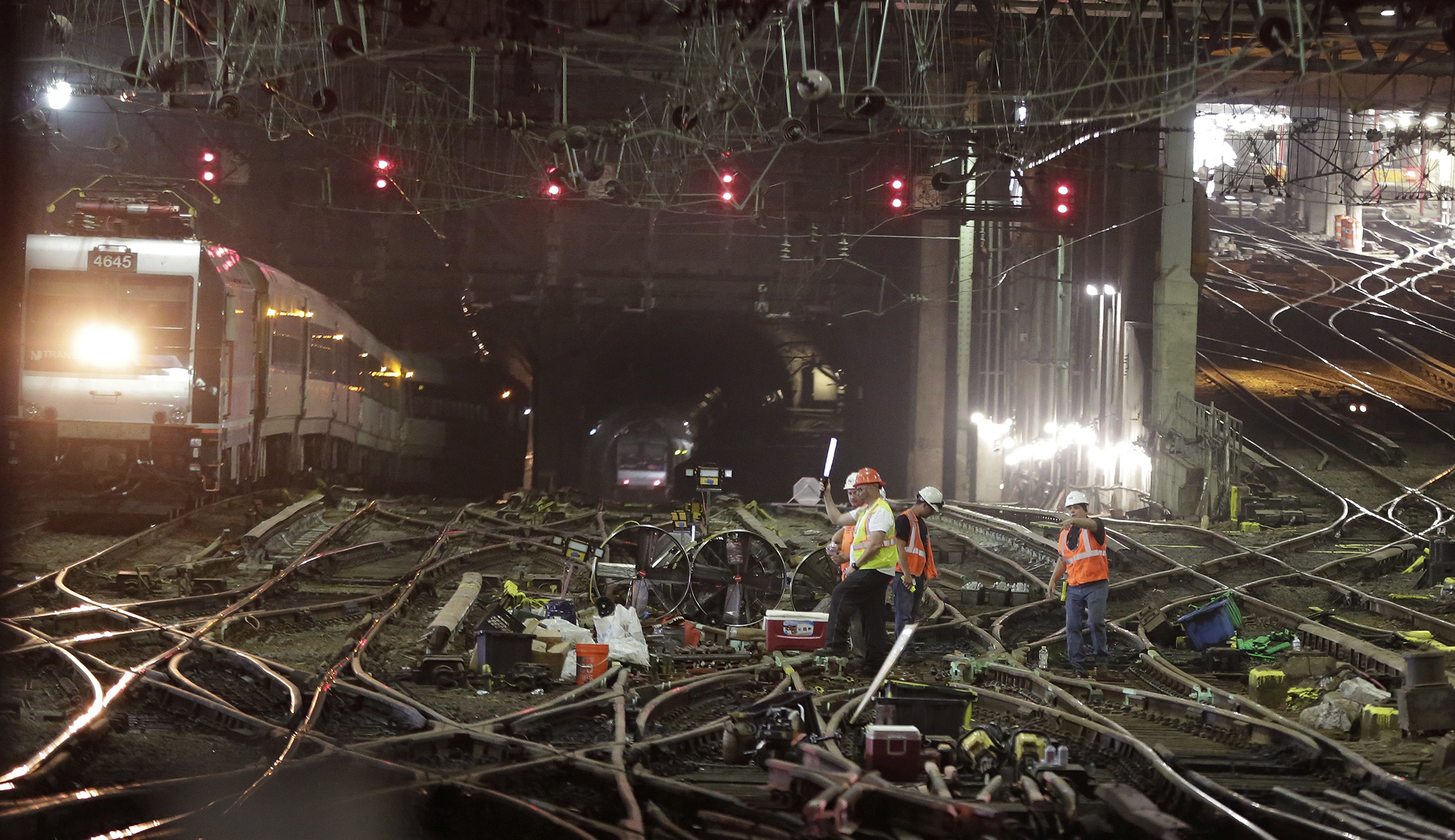 Trump administration shuts down $13 billion Obama-era Amtrak plan