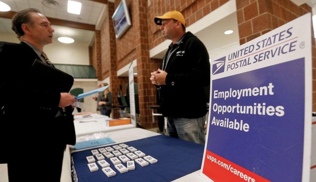 Jobless claims drop back down to 239,000
