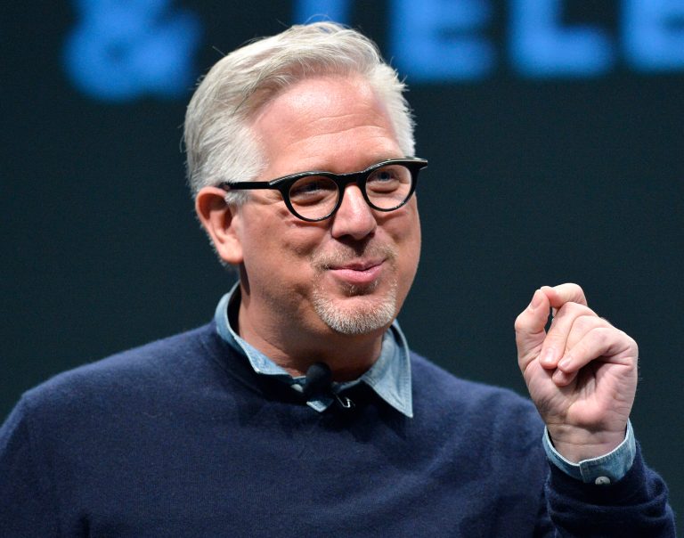 Beck posted a note to his website Tuesday that reiterated his earlier support for Ted Cruz and faulted the news media for misinterpreting his commentary. (AP Photo)Â 