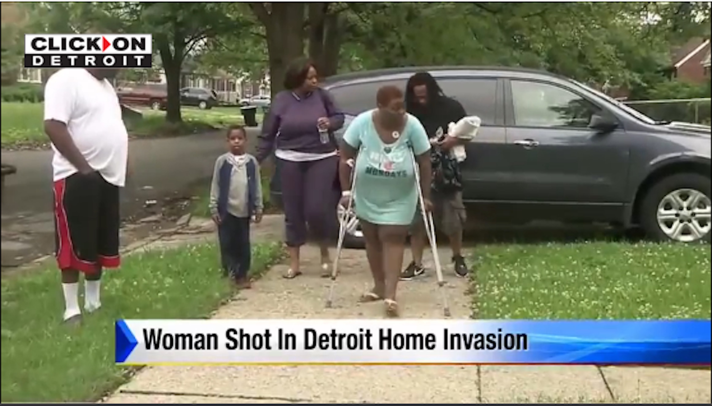 Armed woman fights off five attackers