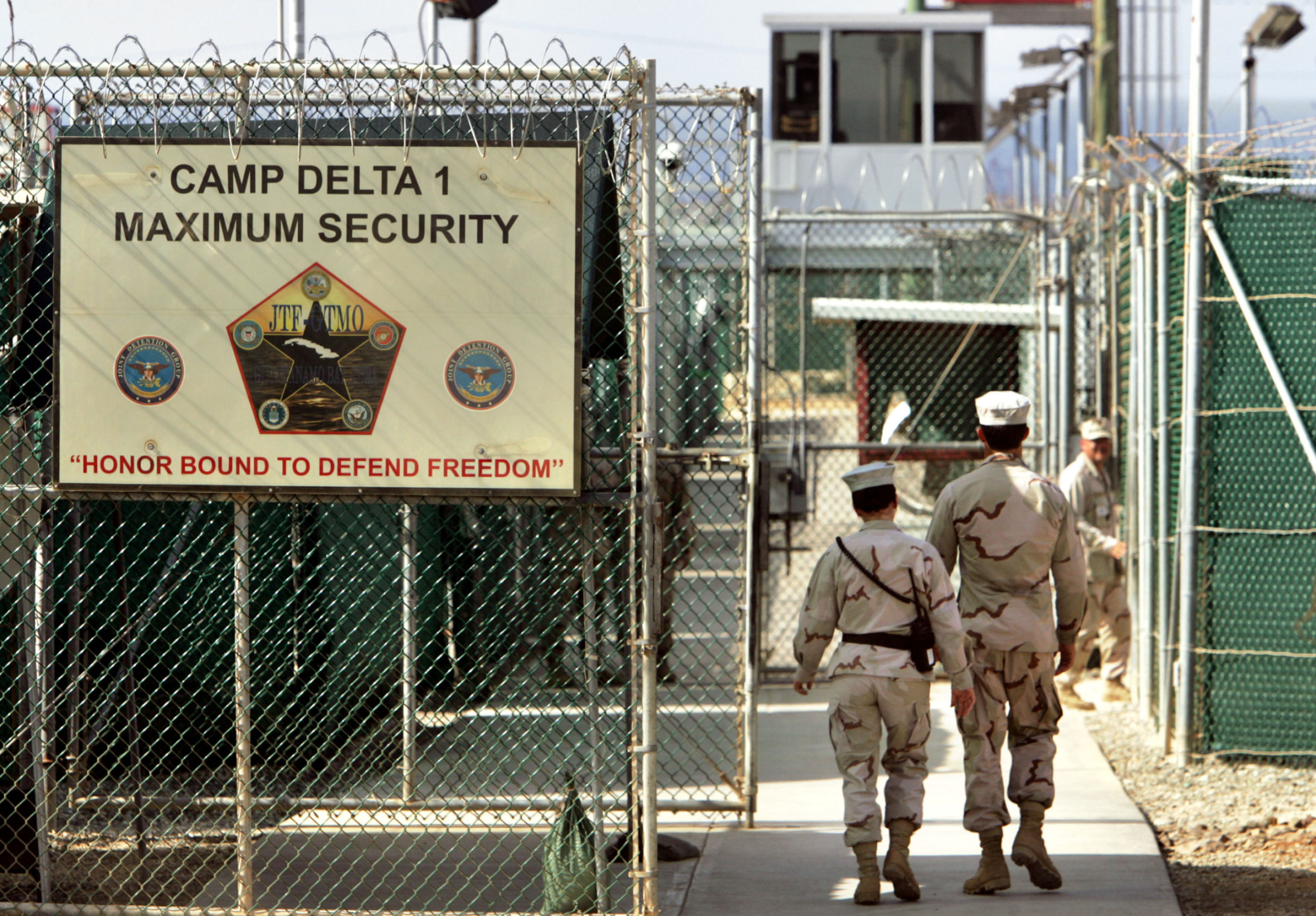 Report: Pentagon weighs Guantanamo closure plan