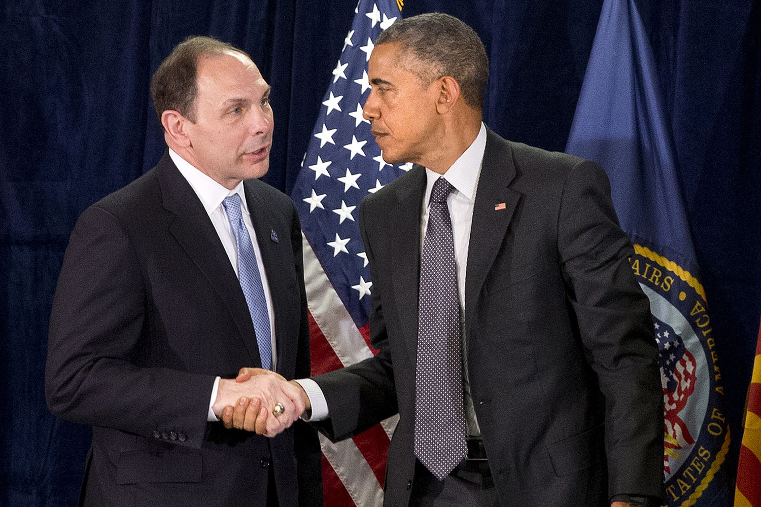 Obama backs ‘terrific’ VA secretary McDonald