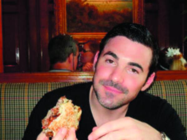 Actor has a ‘good burger’ at Old Ebbitt