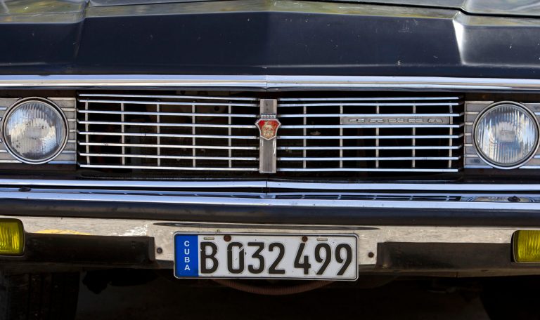 Fidel’s former limos reborn as Havana taxicabs