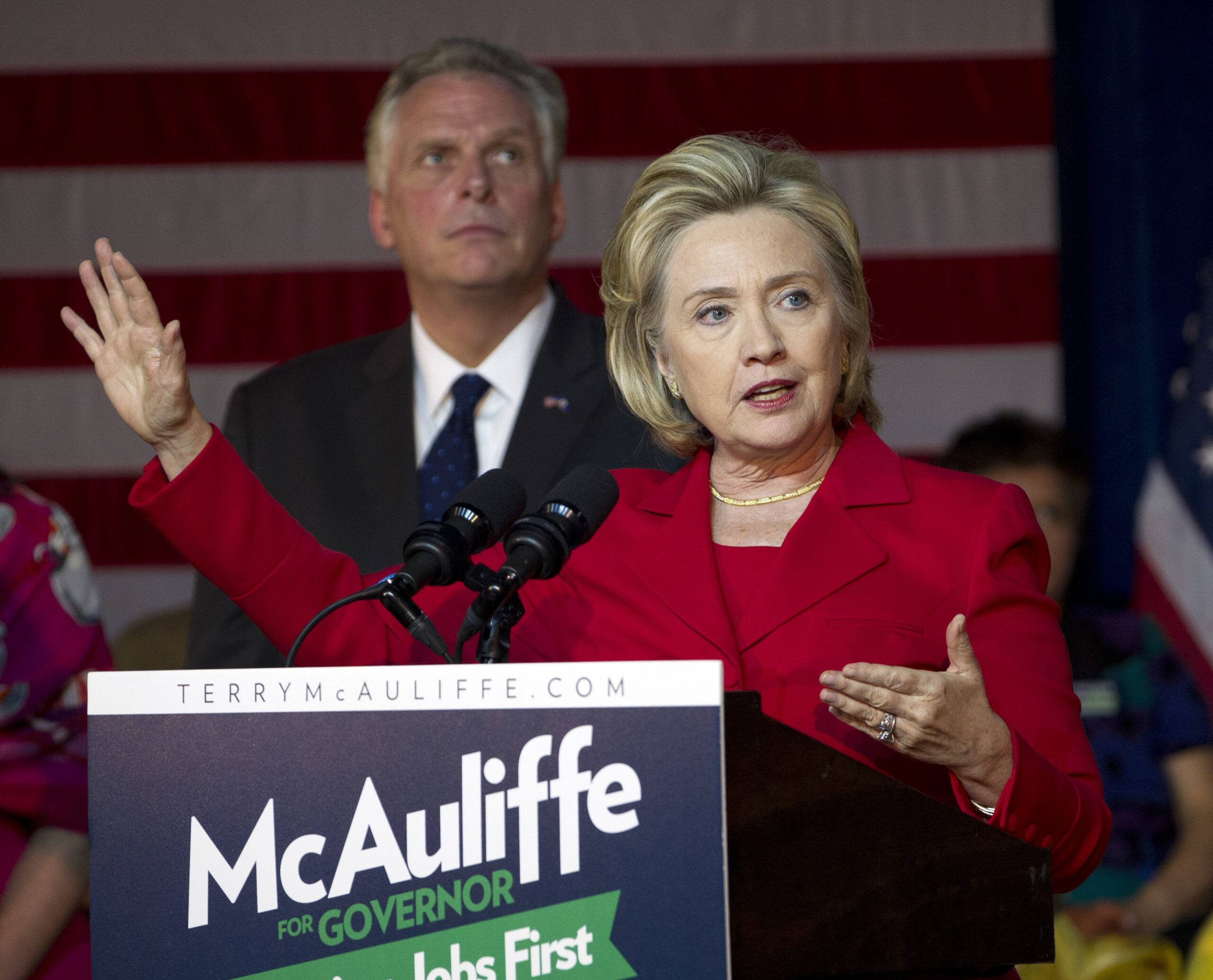Clinton drops in popularity after return from diplomat to Democrat