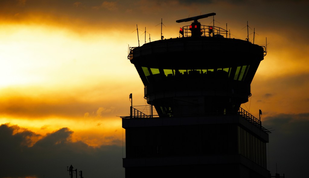 Senate bill ditches Trump plan to privatize air traffic control