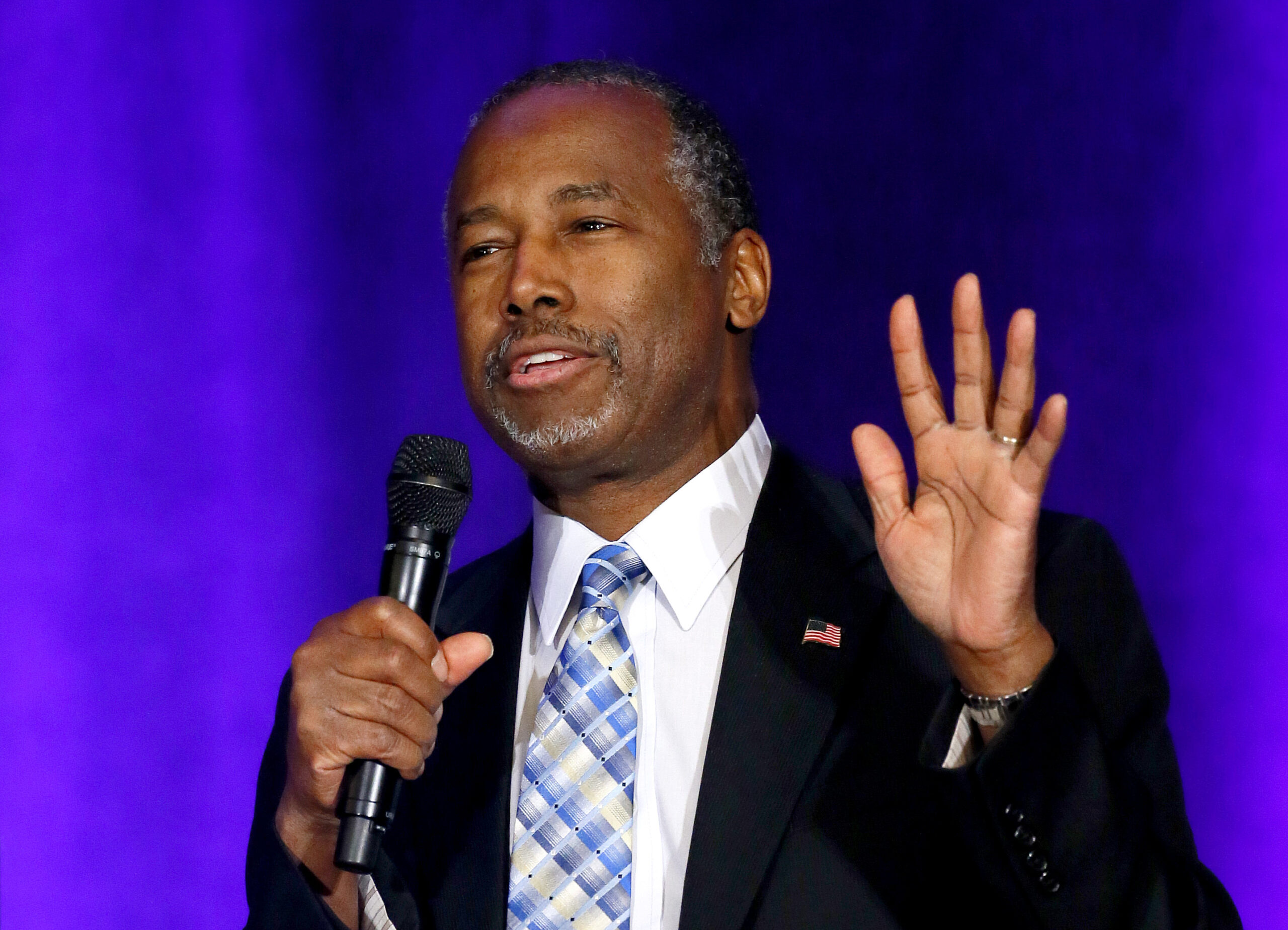Carson: Take care of Syrian refugees in Syria