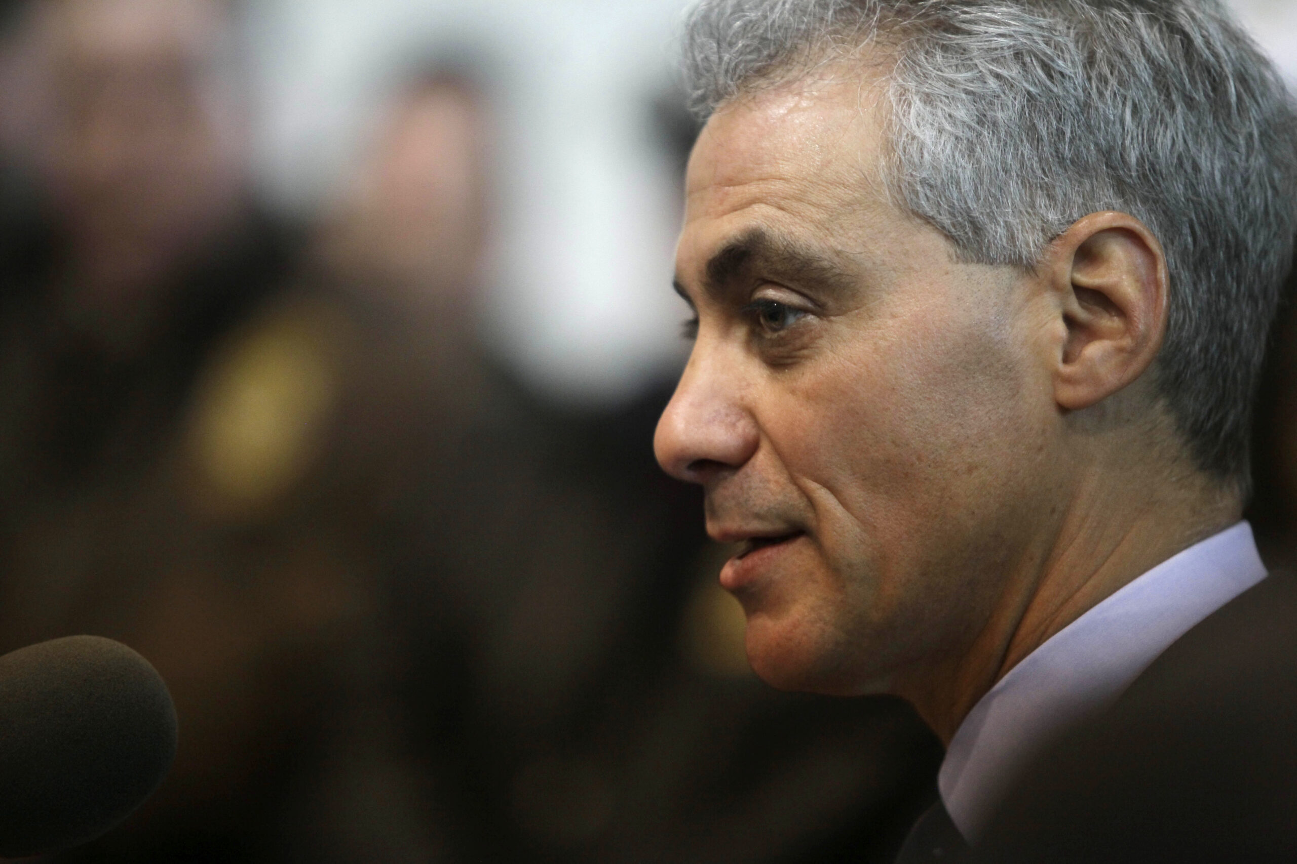 Chicago mayor to seek six-month delay on gun law overturn