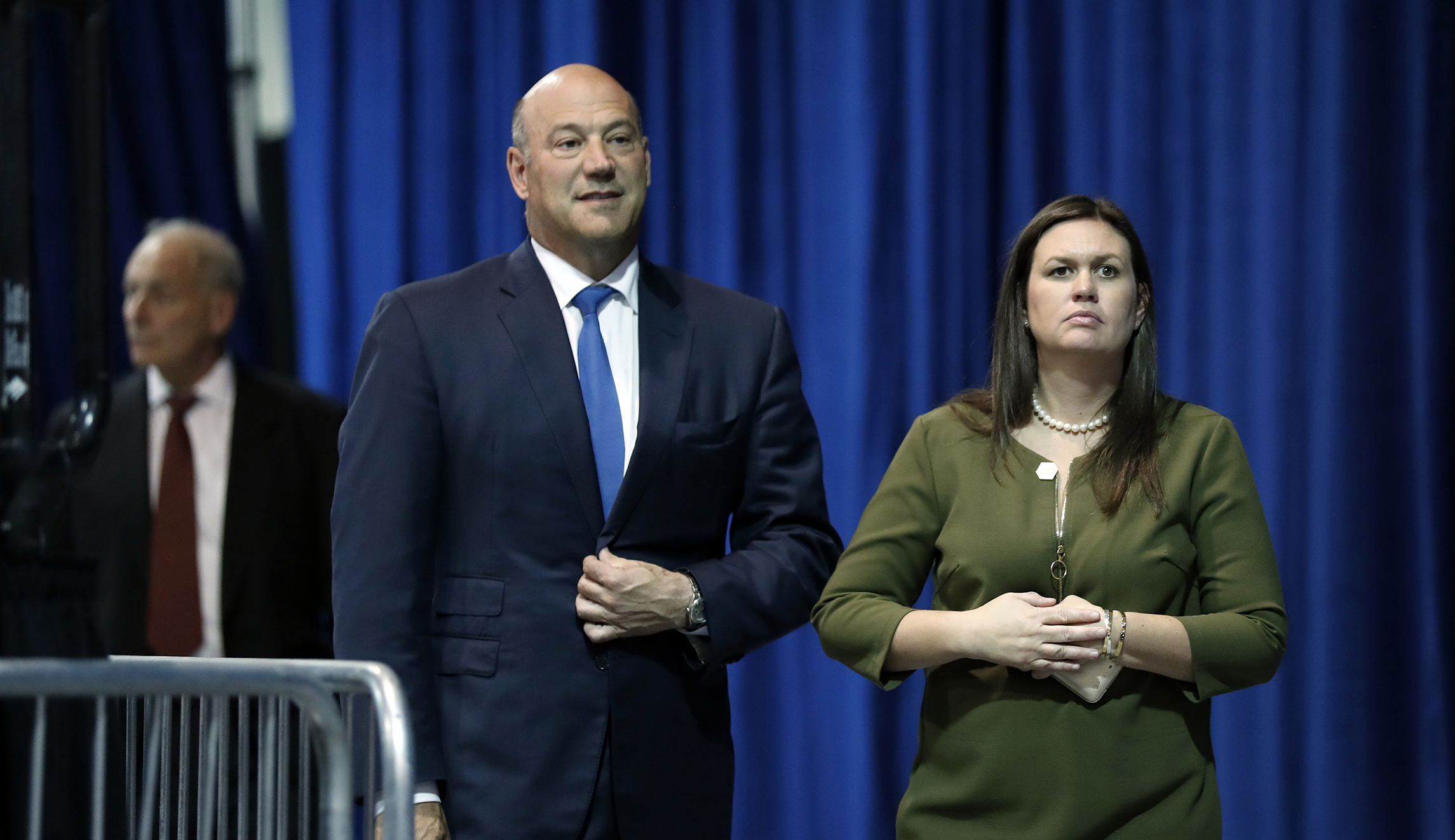 White House defends Trump’s ‘pretty standard’ decision to not thank Gary Cohn during tax reform speech