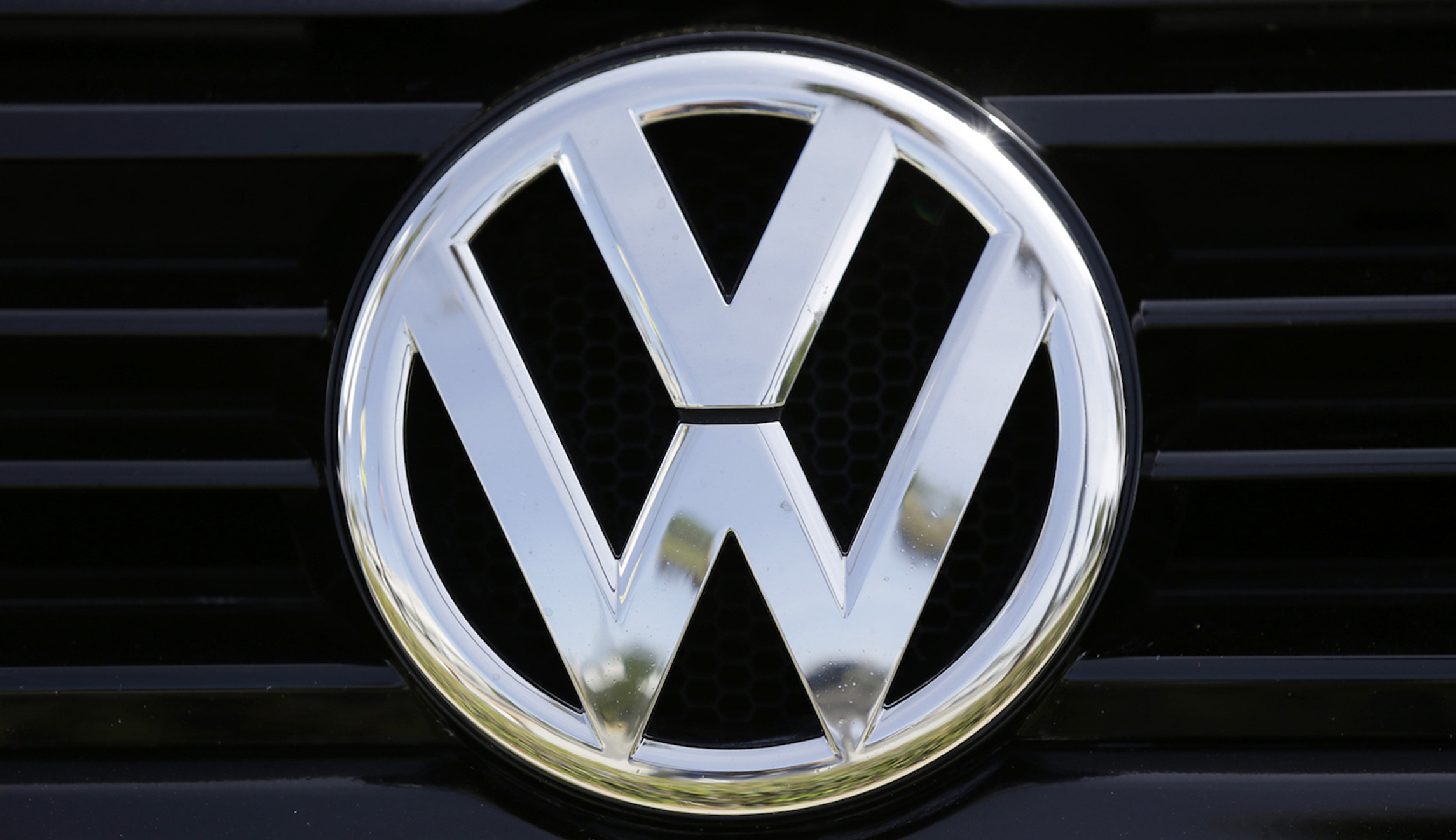 VW official pleads guilty to defrauding US for emissions cheating