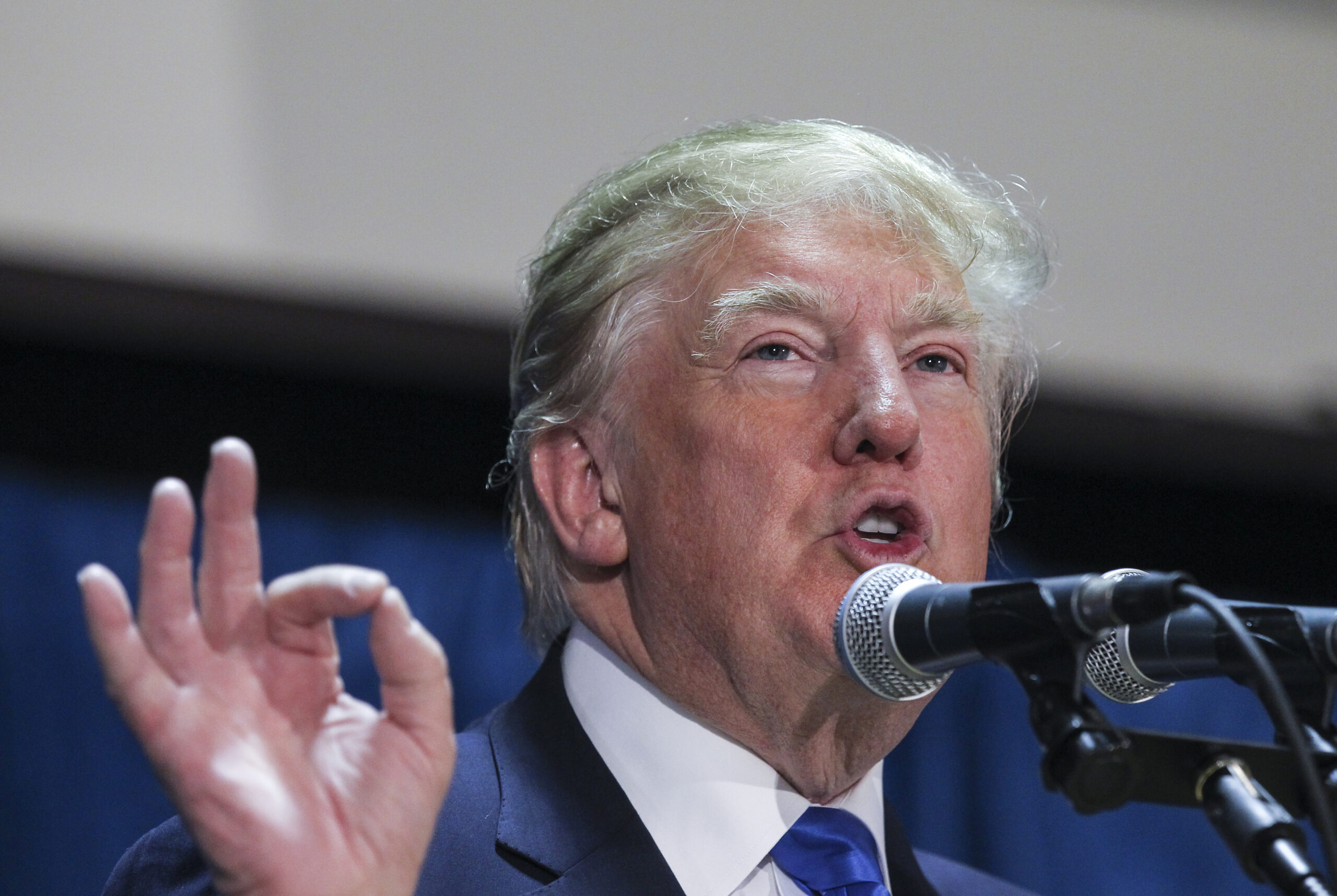 Trump stands by minimum wage freeze