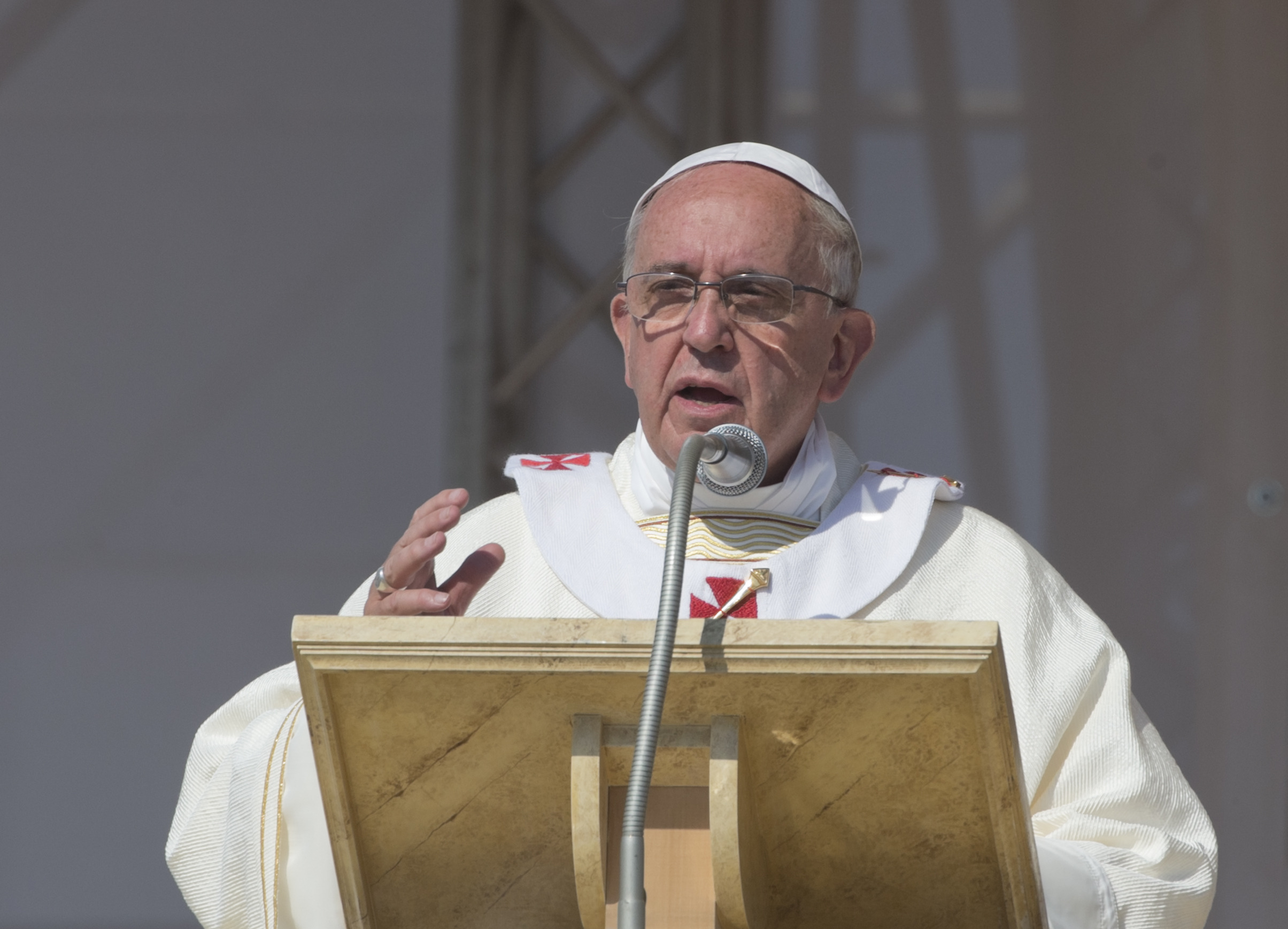 Pope seeks an end to all kinds of torture