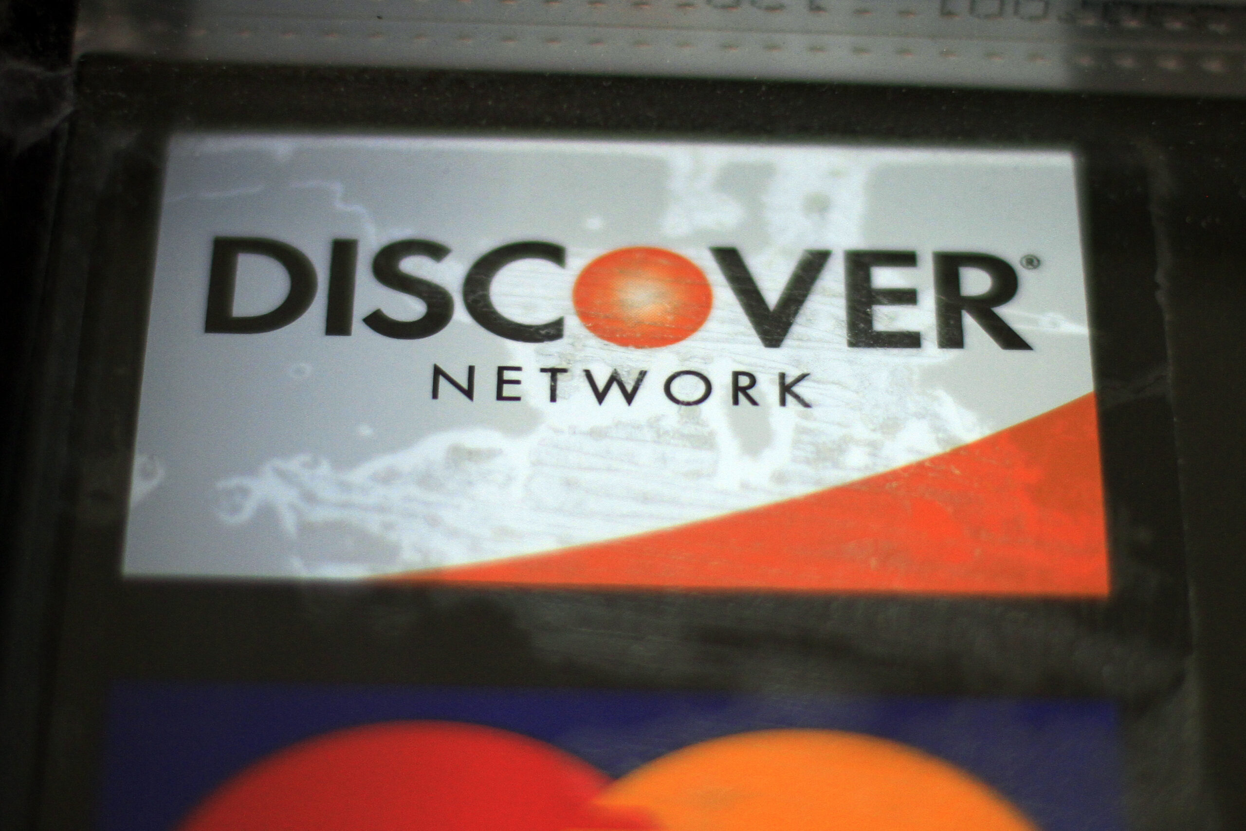 Discover Financial’s profit grows 11 percent in 4Q