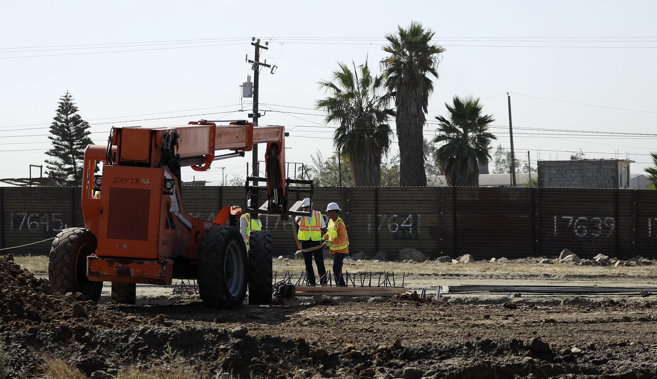 Top immigration official says solar-paneled border wall ‘not off the table’