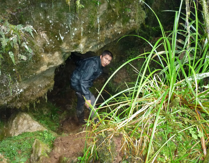 Injured Spaniard trapped for 7 days in Peru cave