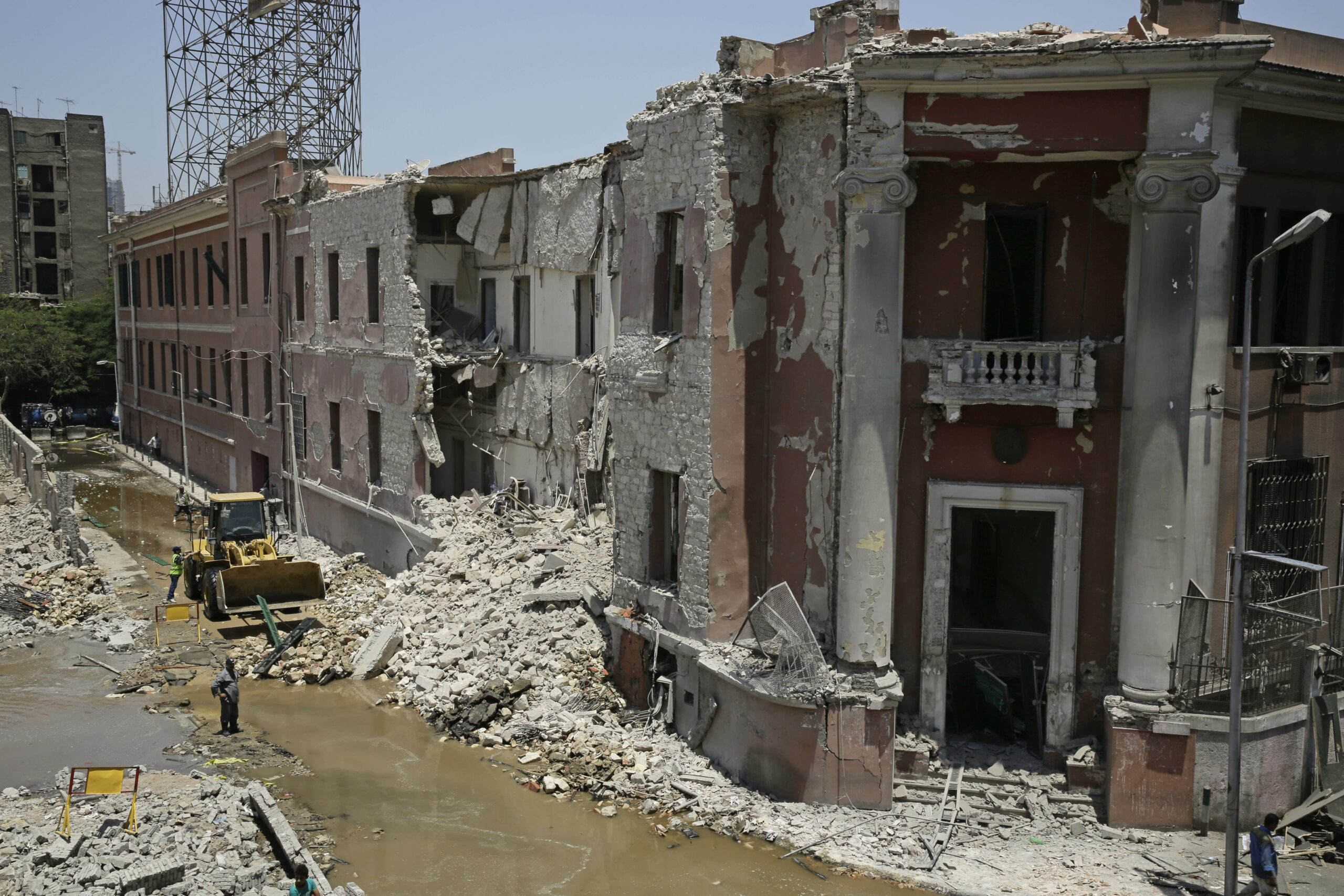 Explosion near Italian consulate in Cairo kills at least one