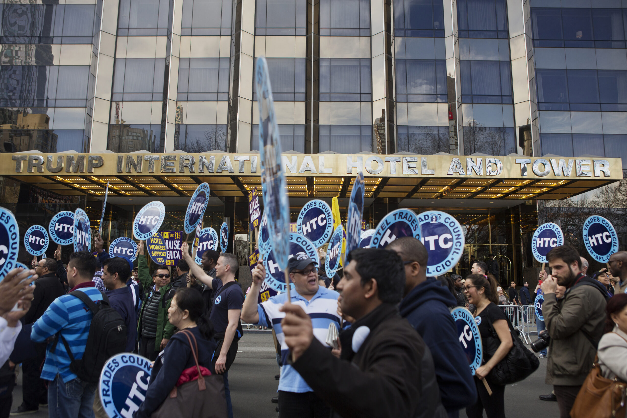 Union leaders struggle to turn members against Trump