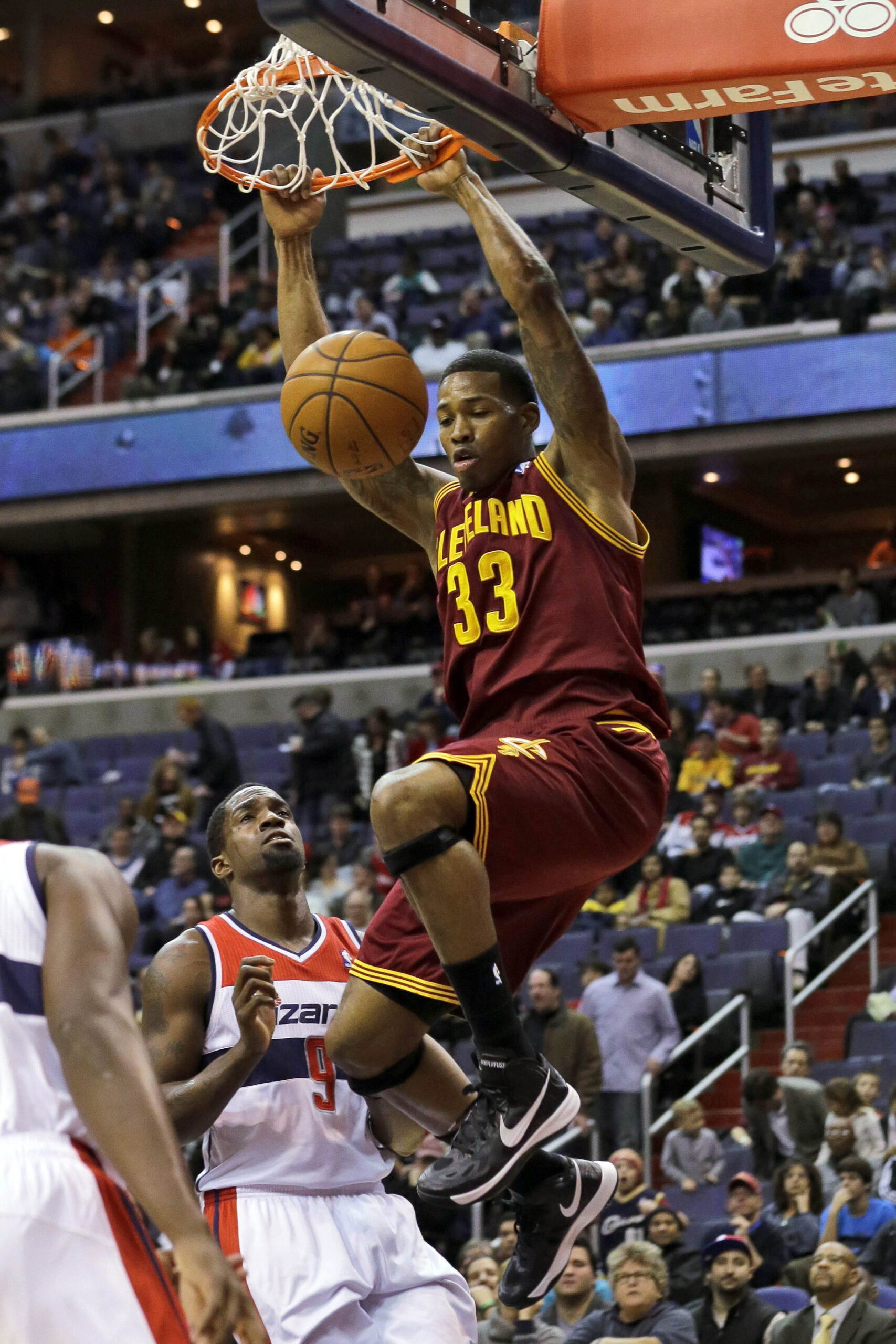 Irving’s 26 leads Cavaliers over Wizards 87-84