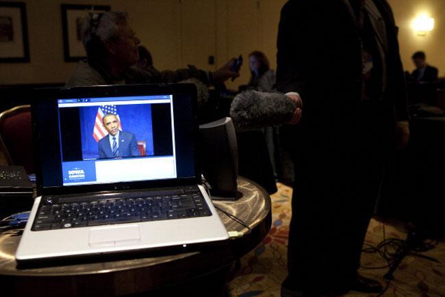 Obama calls Iowa on GOP’s caucus night