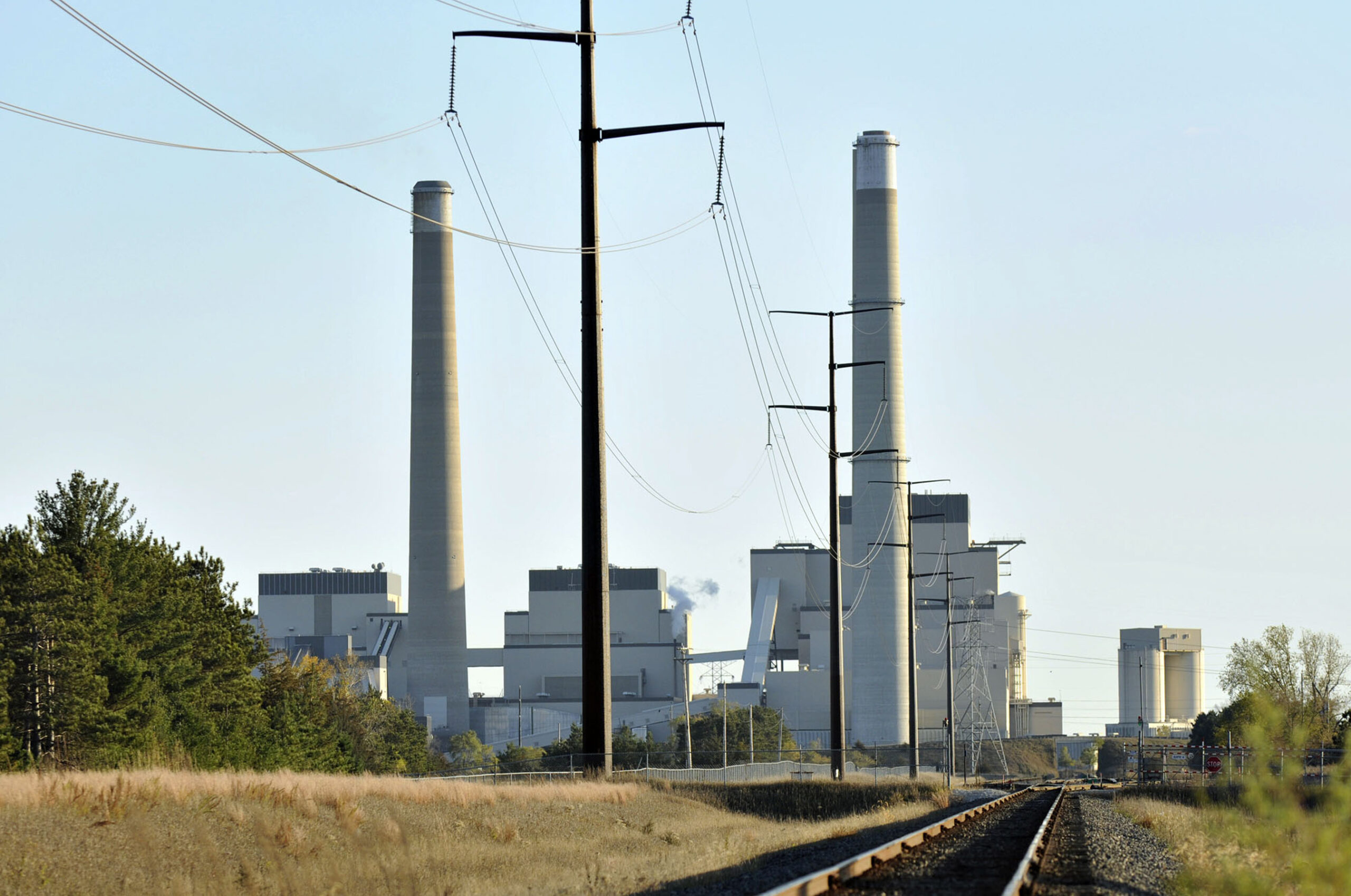 States: EPA defying Supreme Court halt of climate rule