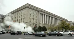 Report: IRS fraudulently awarded $500 million in contracts to friend of top agency official