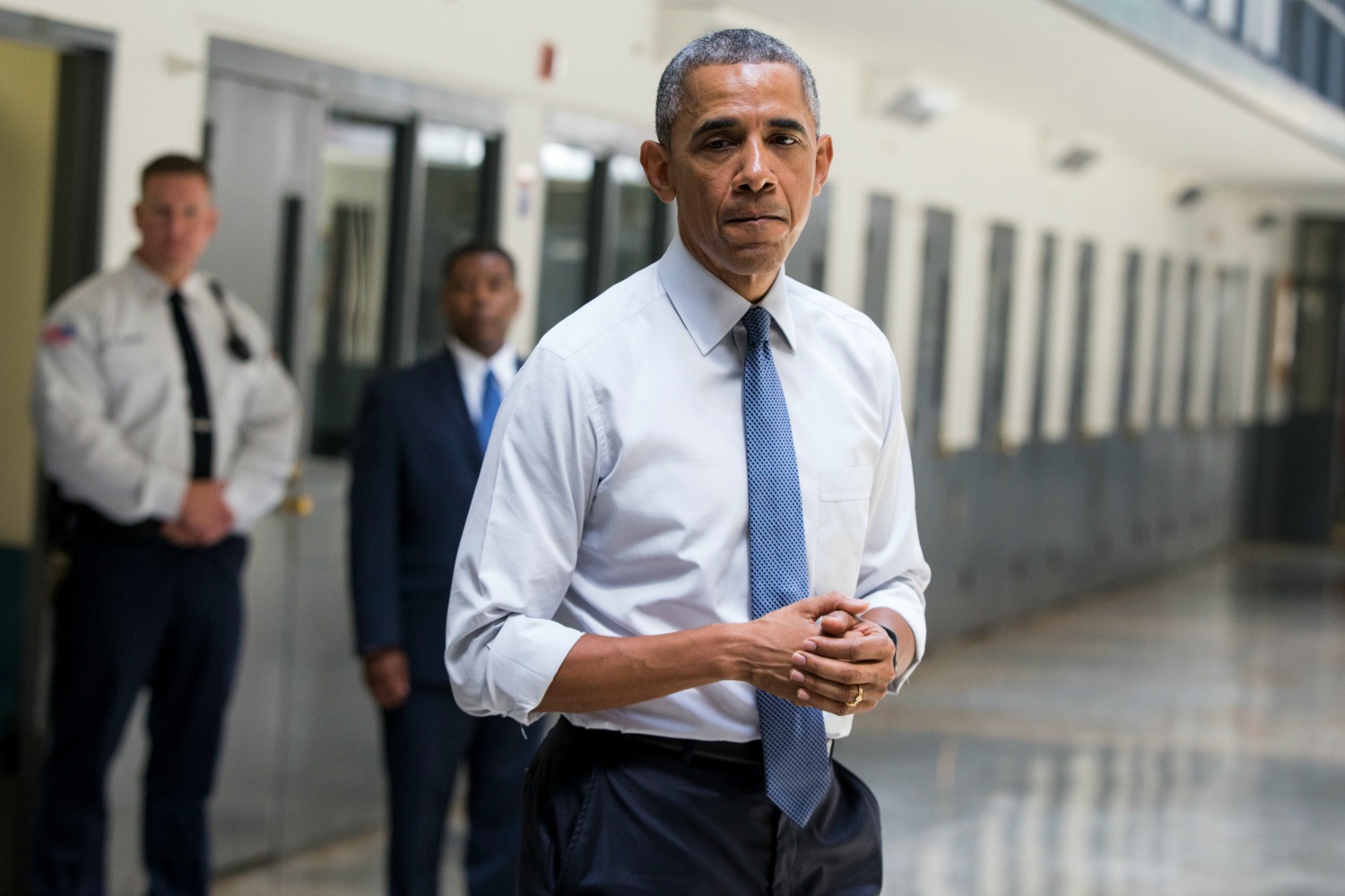 Obama reduces 102 federal prisoners’ sentences