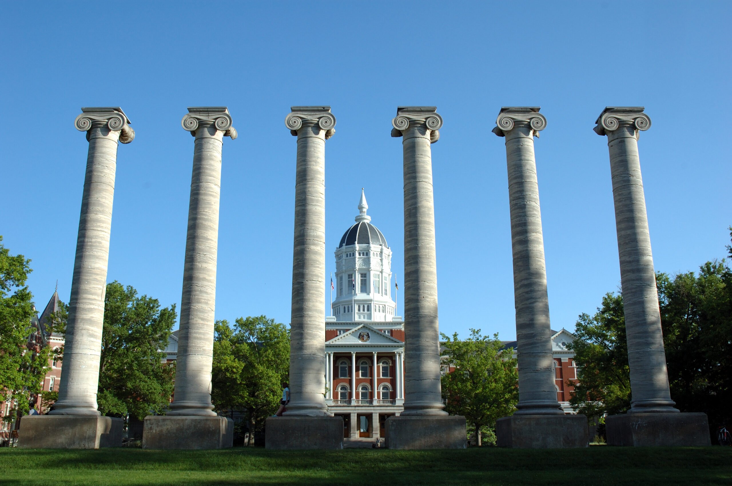 University of Missouri students burn ISIS flag