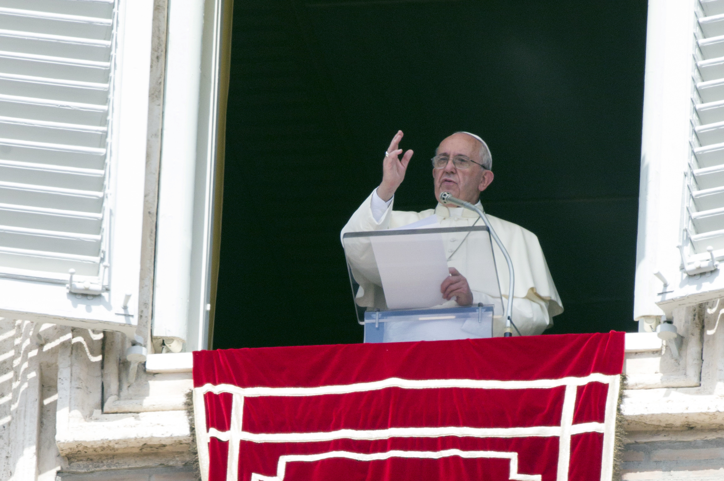 Pope to reform marriage annulment process