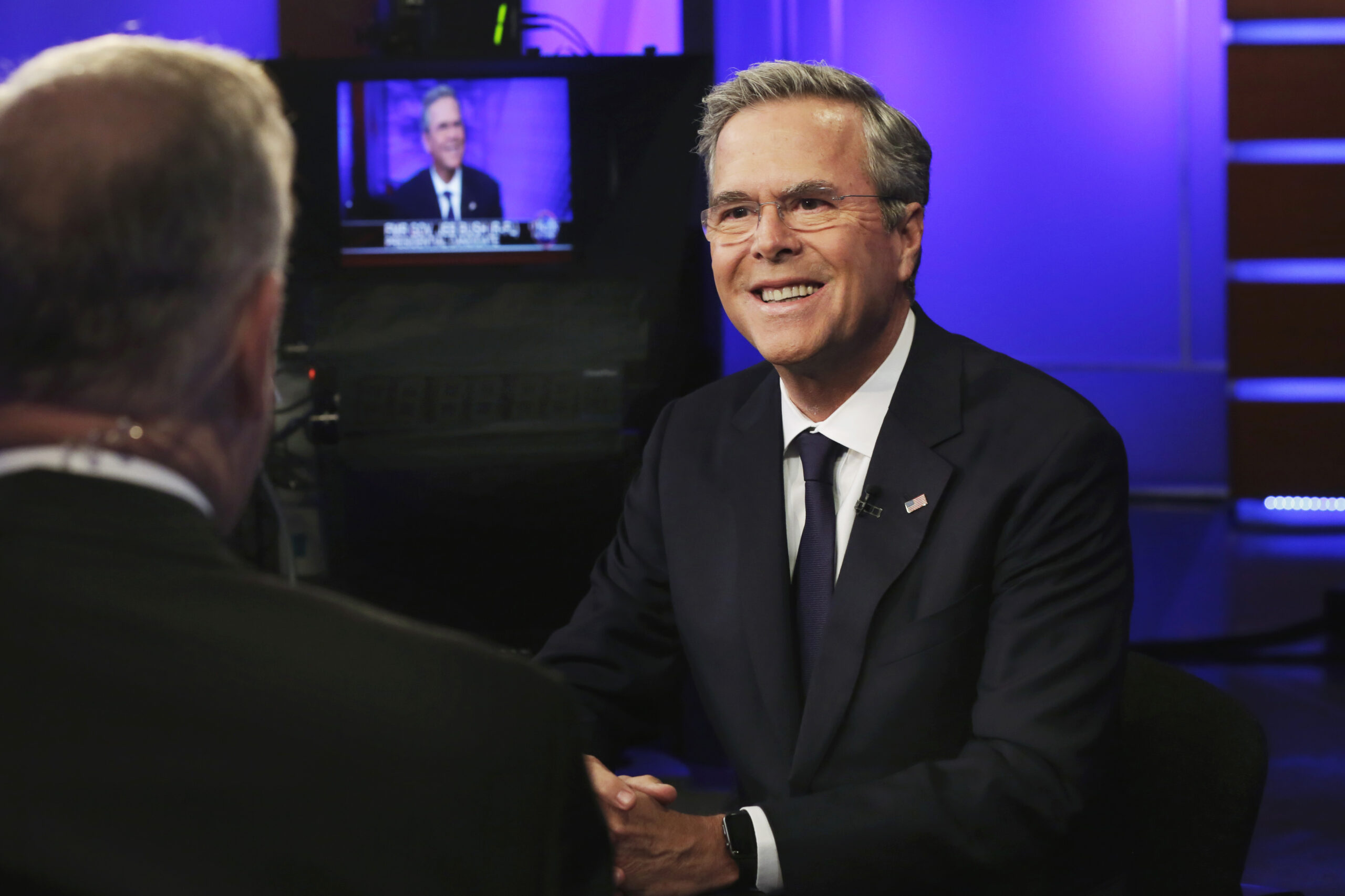 Jeb Bush fights against ‘free stuff’ uproar