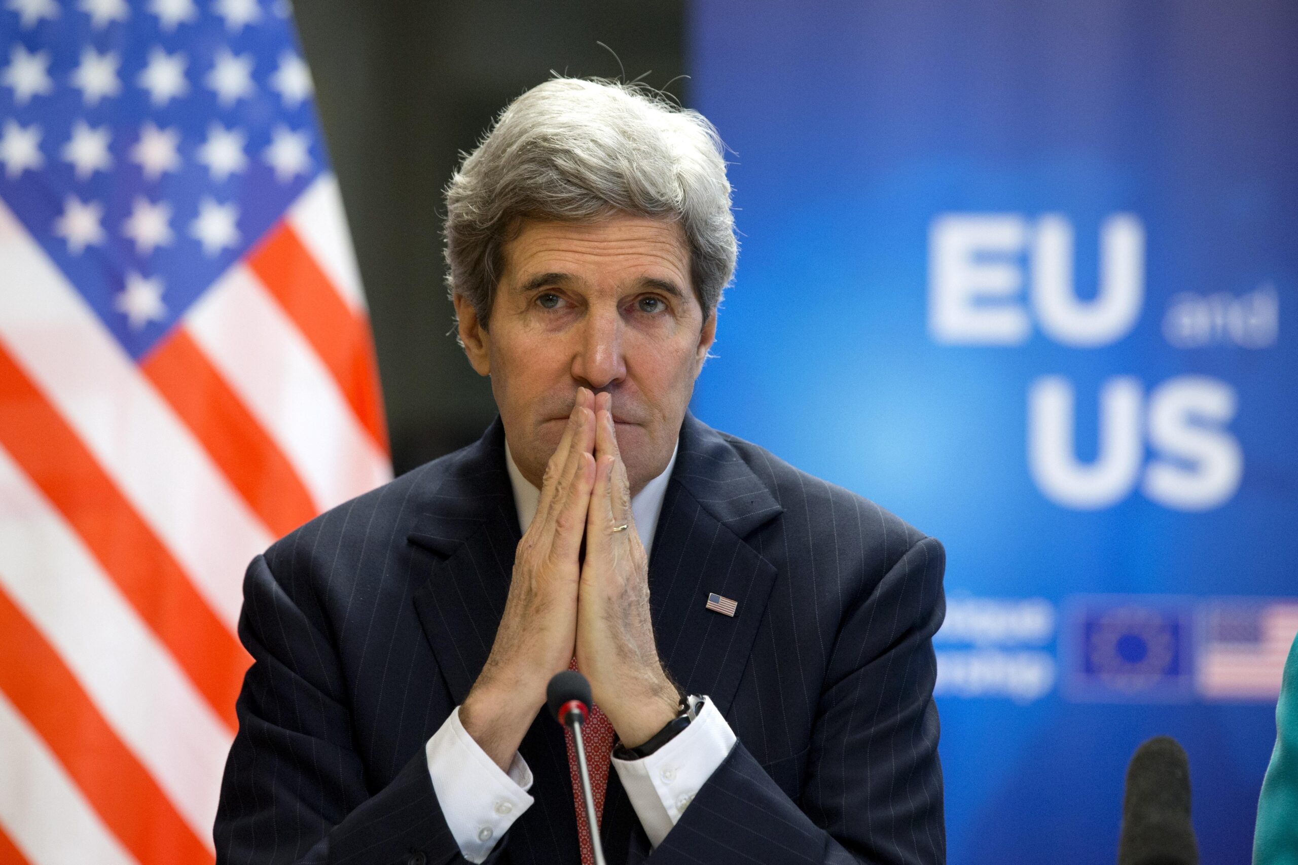 Kerry denounces use of energy as weapon