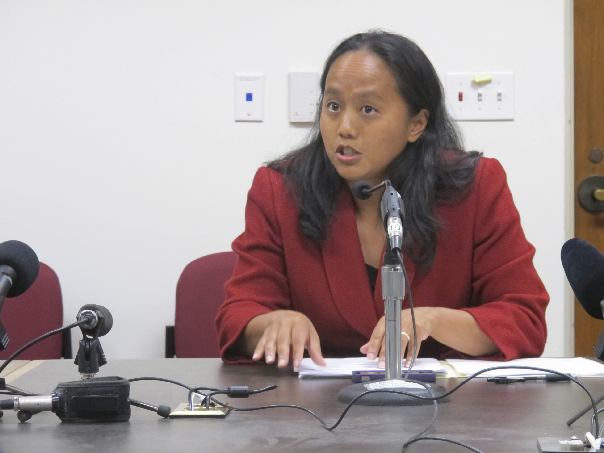 House bills aim to fix Hawaii health care exchange