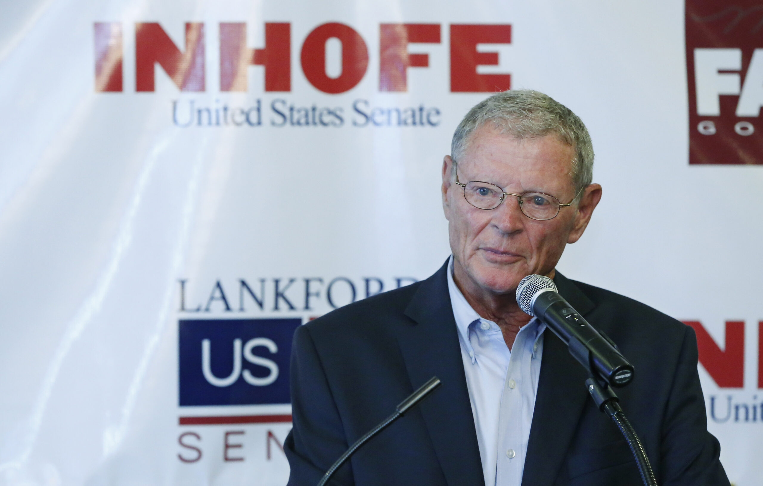 Senate Republican lifts hold on funding for Ebola mission
